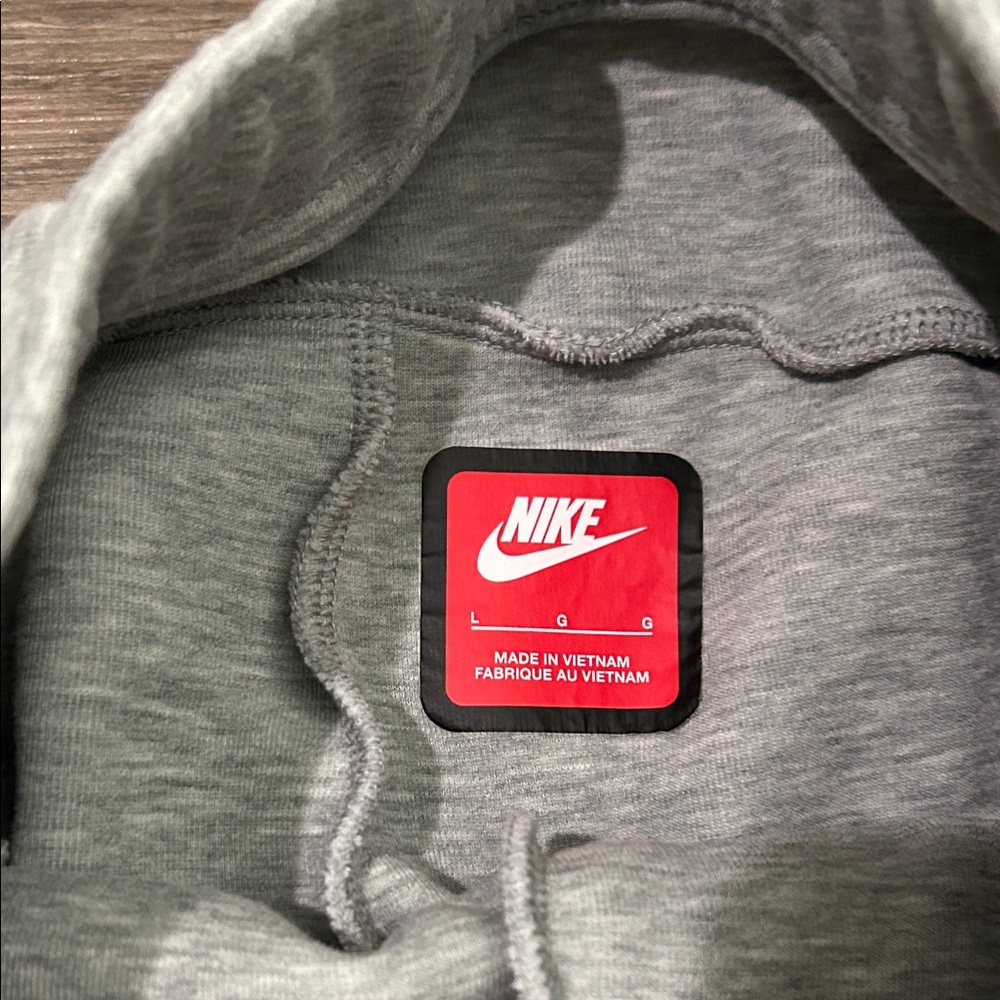 Kids Nike Tech Sweatpants - Picture 3 of 6